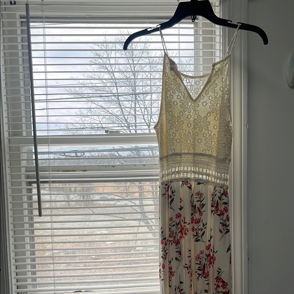Elegant Floral Lace Dress
